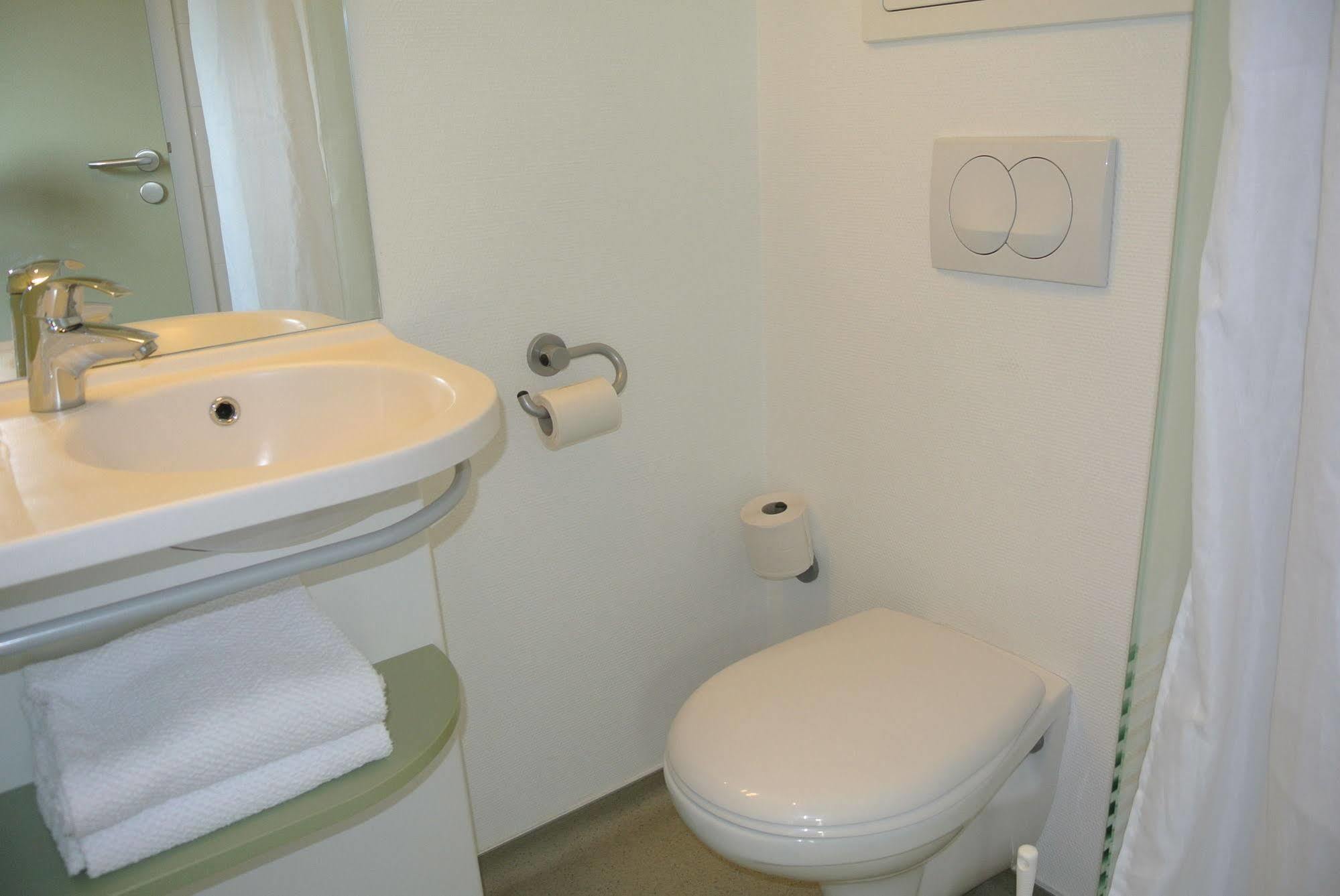 Ibis Budget Chambery Sud Challes Les Eaux Dış mekan fotoğraf