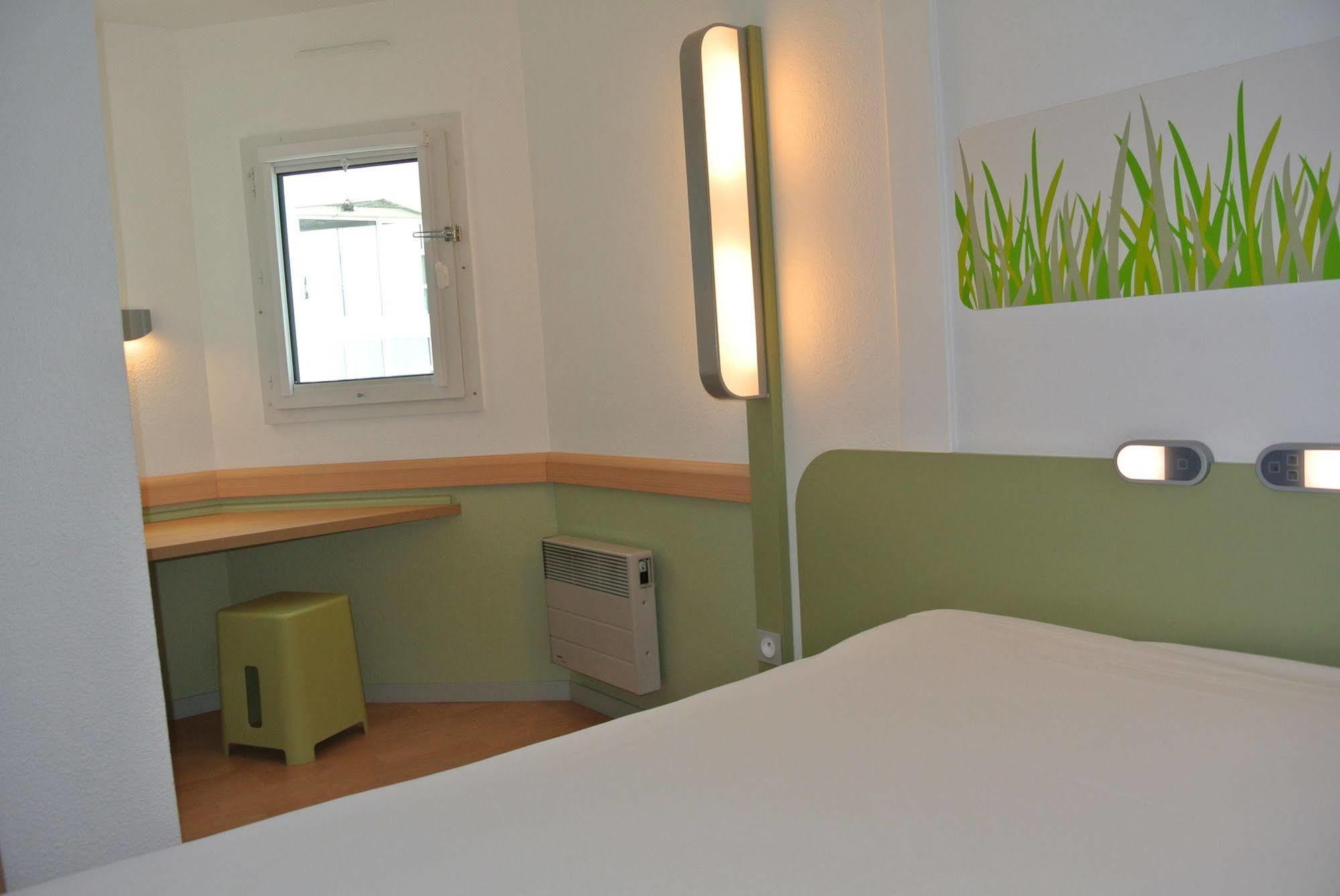 Ibis Budget Chambery Sud Challes Les Eaux Dış mekan fotoğraf