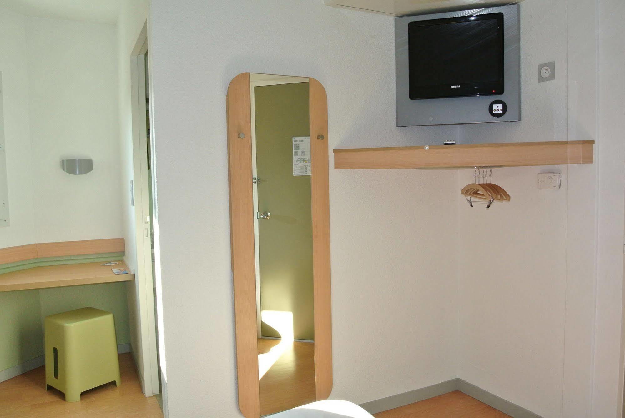 Ibis Budget Chambery Sud Challes Les Eaux Dış mekan fotoğraf